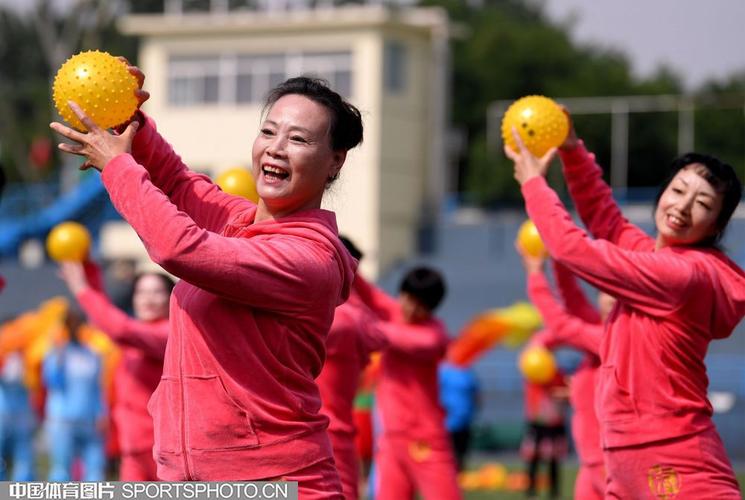 国游泳的发